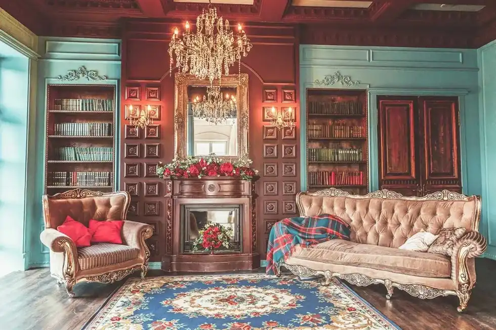 A luxurious and nicely decorated Victorian living room in a house belonging to a rich person.