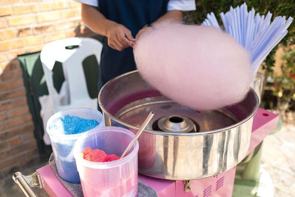 A Sugar Candy Tale: How Is Cotton Candy Made? Cool Fun Facts For Kids 