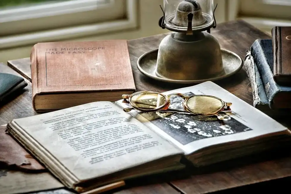 Alex Haley facts decoded. Alex Haley was a famous American writer whose books were focused on Genealogy.