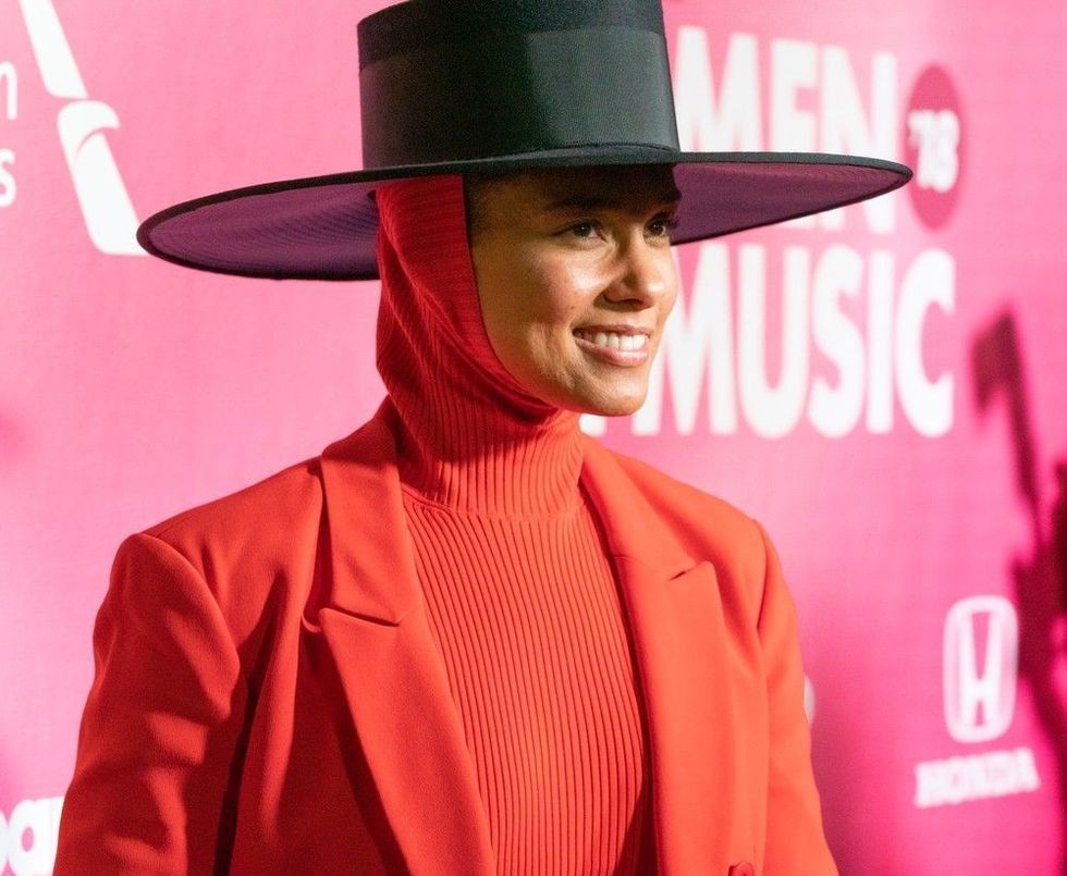 Alicia Keys wearing suit