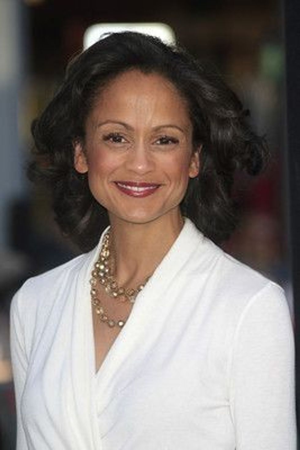 American actress and impressionist Anne Marie Johnson. Learn more about her here at Kidadl