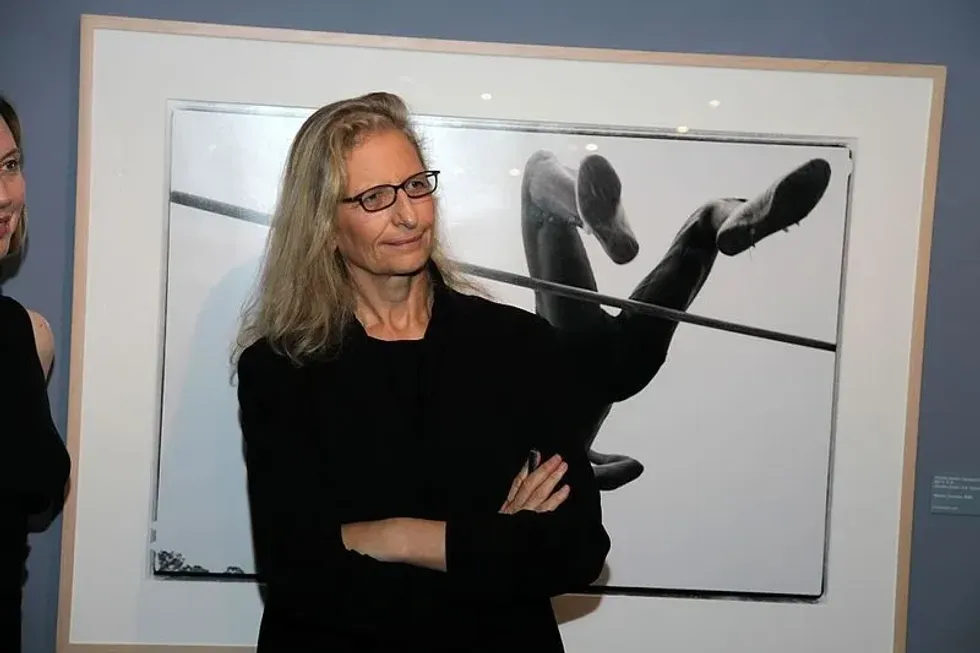 Annie Leibovitz facts include that she has been photographing today's brightest celebrities for almost 25 years.