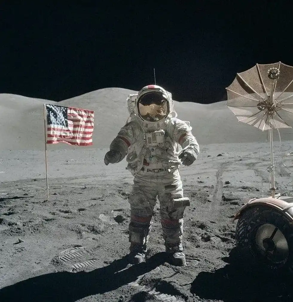 Apollo 13 space mission was an important chapter in the Apollo program.