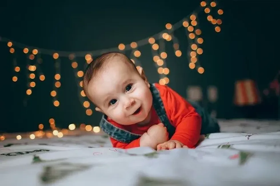 The Best 8 Month Old Schedule For Your Baby With 3 Examples | Kidadl