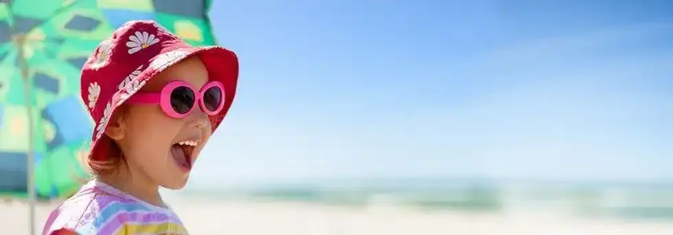 baby with seaside jokes 