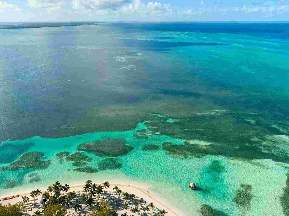 Bahamas history facts will open the world of the Caribbean for you.