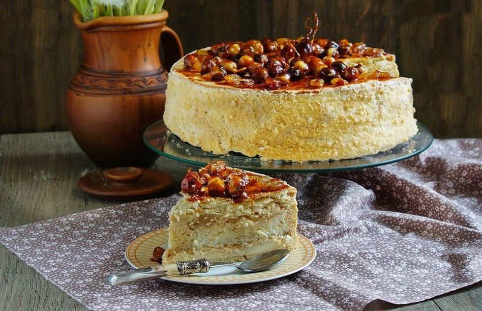 Bavarian mousse cake with caramelized apples