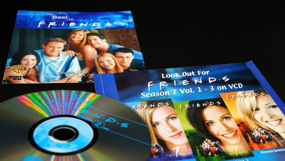 CD and artwork of video CD BEST OF FRIENDS.