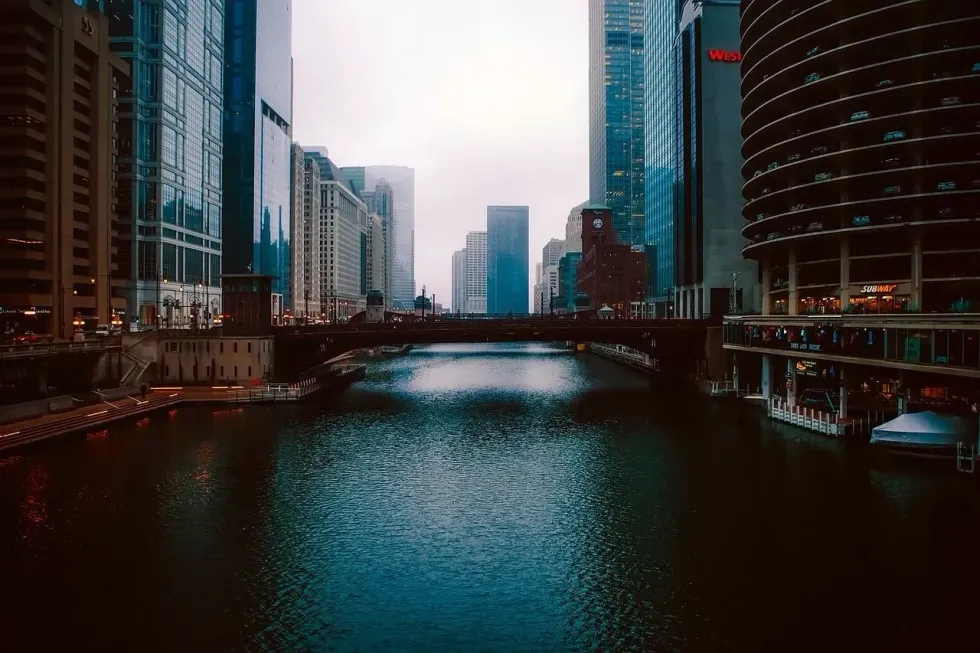 Chicago River facts will surely bring out your love for rivers.