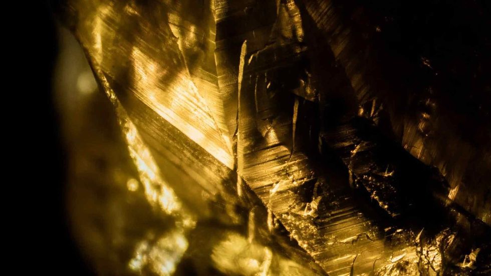 Citrine is one of the semiprecious crystal varieties of quartzes