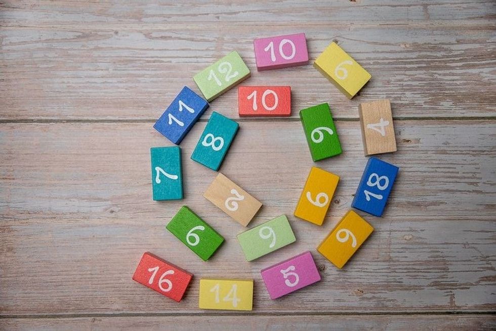 Colored cubes with numbers