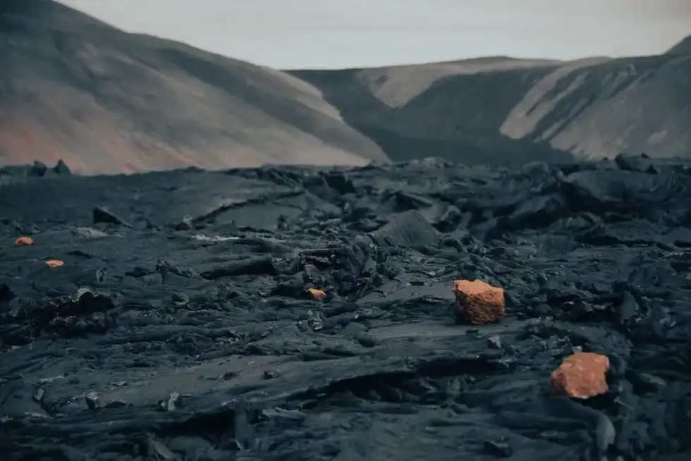 Craters of the Moon facts: It is a volcanic area in Snake River Plain. Its lava fields are among the biggest.