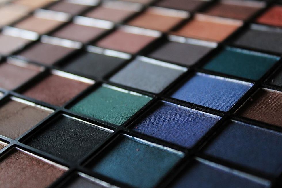 Curious to know how makeup artists and salon technicians receive training? Well, these fun cosmetology facts have all the answers!