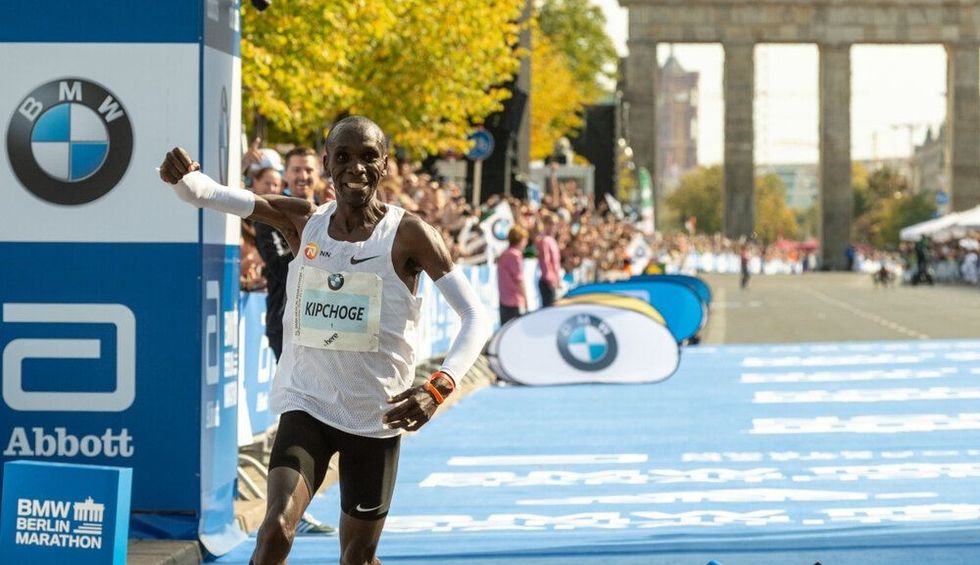 Eliud Kipchoge smashes World Record at the Berlin-Marathon
