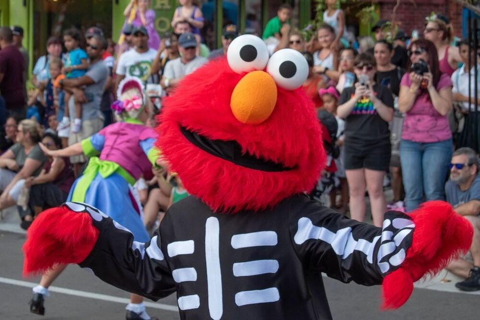 Elmo dancing in Sesame Street Party Parade at Seaworld 71