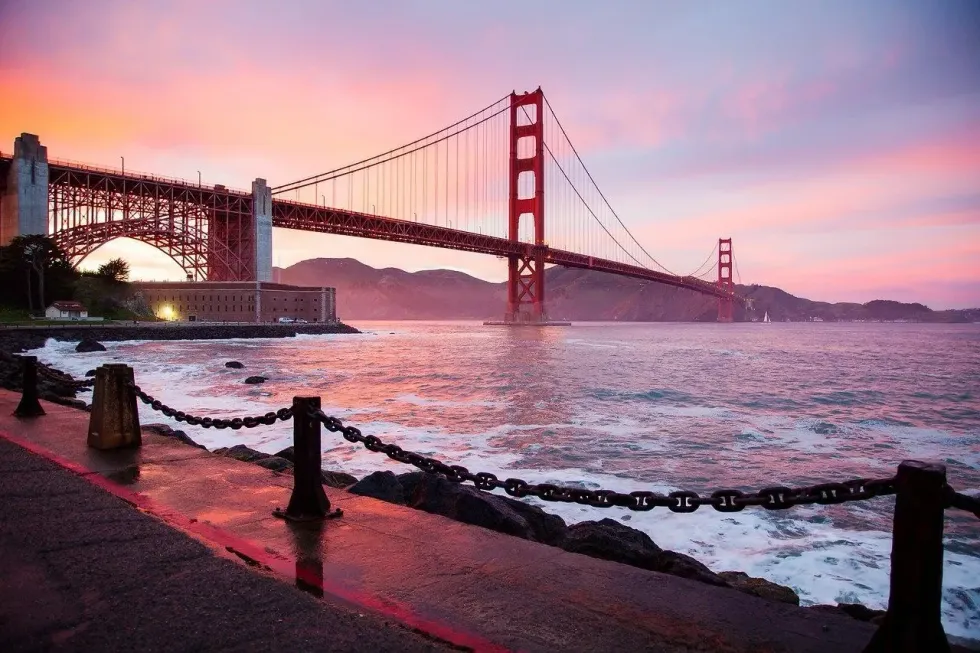 Facts about San Francisco tell us about the systems of cable cars in this large city.