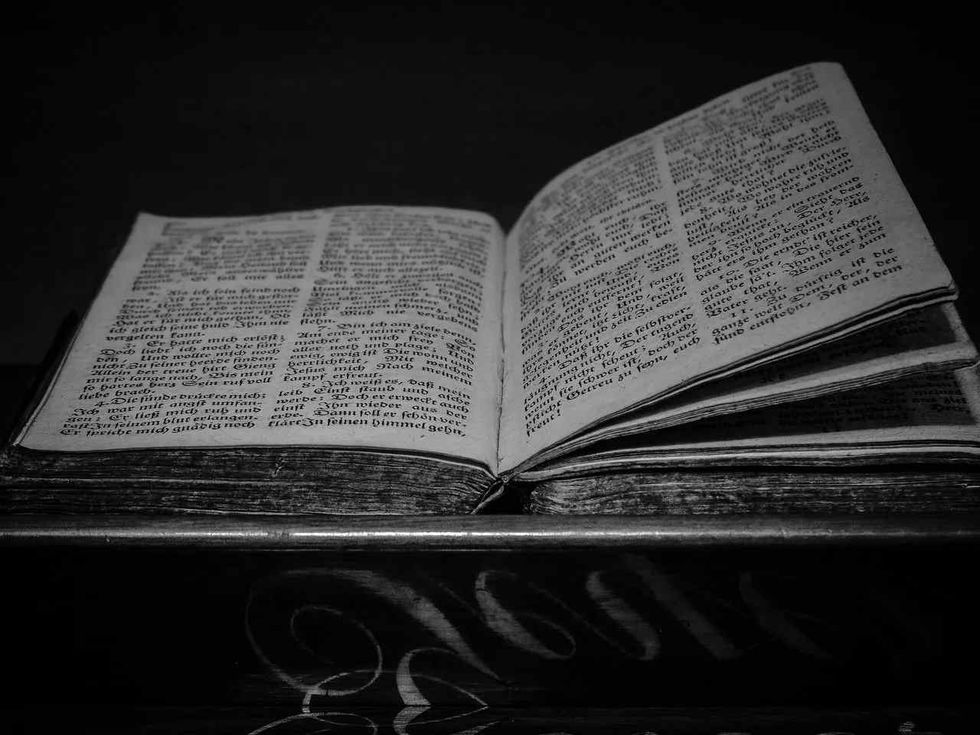 Gothic fiction blends elements of horror and romance