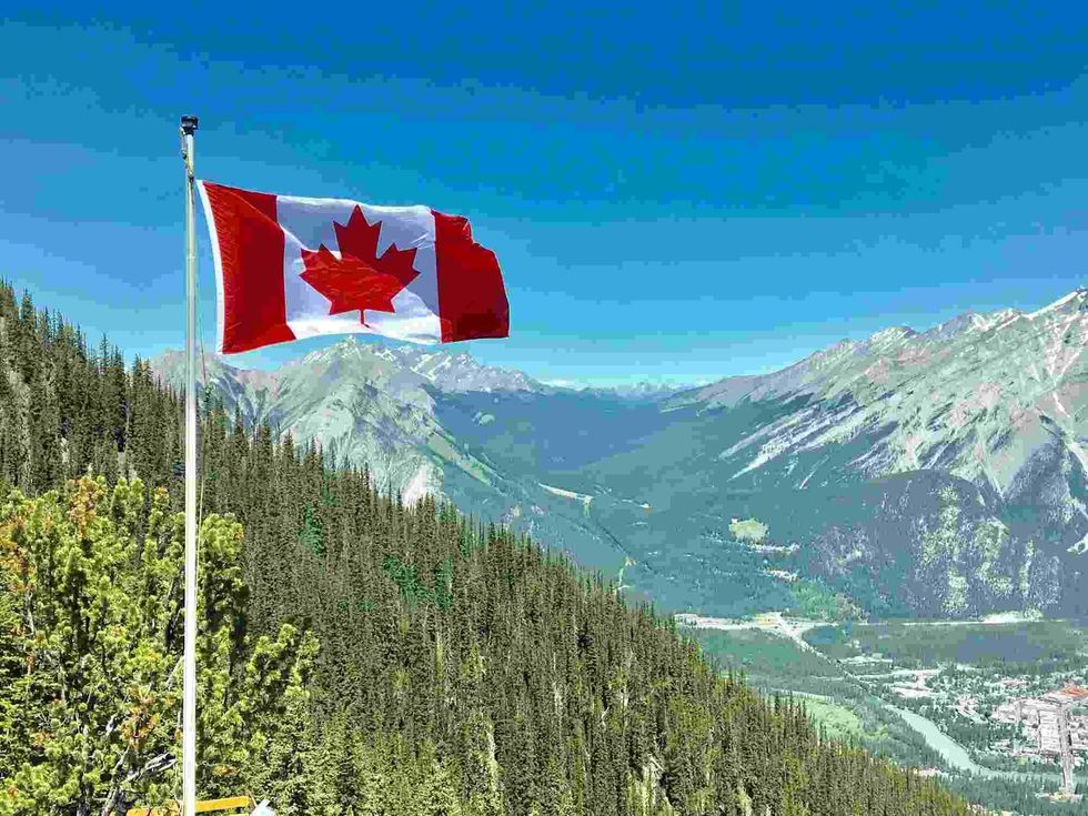 highest mountain range in Canada is Mt Logan