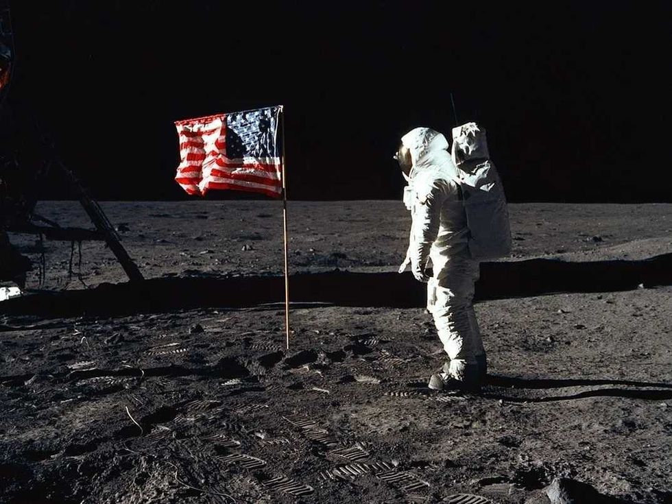History of hoisting an American Flag on the Moon and many such 1969 Moon landing facts!