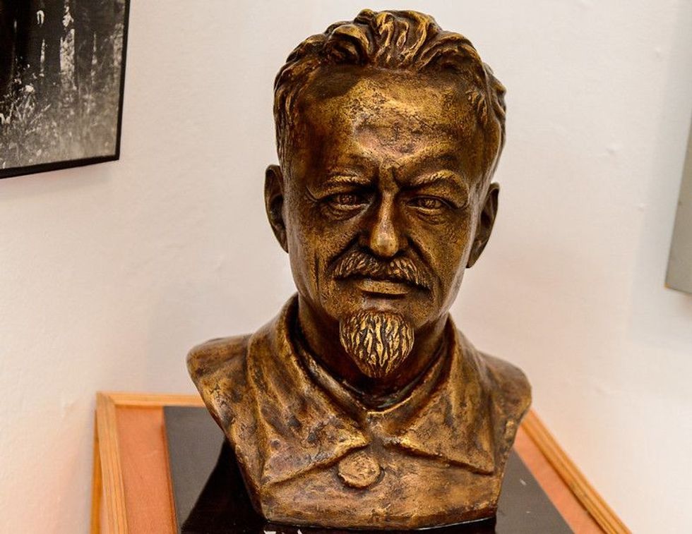 55 Leon Trotsky Quotes