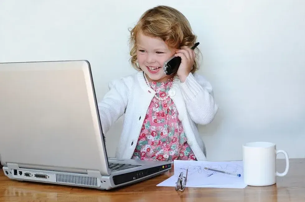 Bring Your Kids To Work: DIY Pretend Play Office At Home