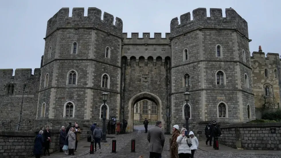 Visit Windsor Castle, Stonehenge And Oxford: Book Day Trip Tickets Now