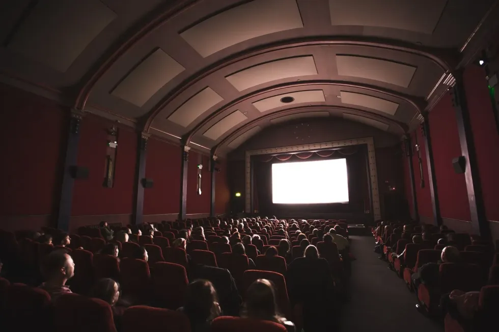 Do Movie Theaters Still Use Film? Zooming Into Theater Technology