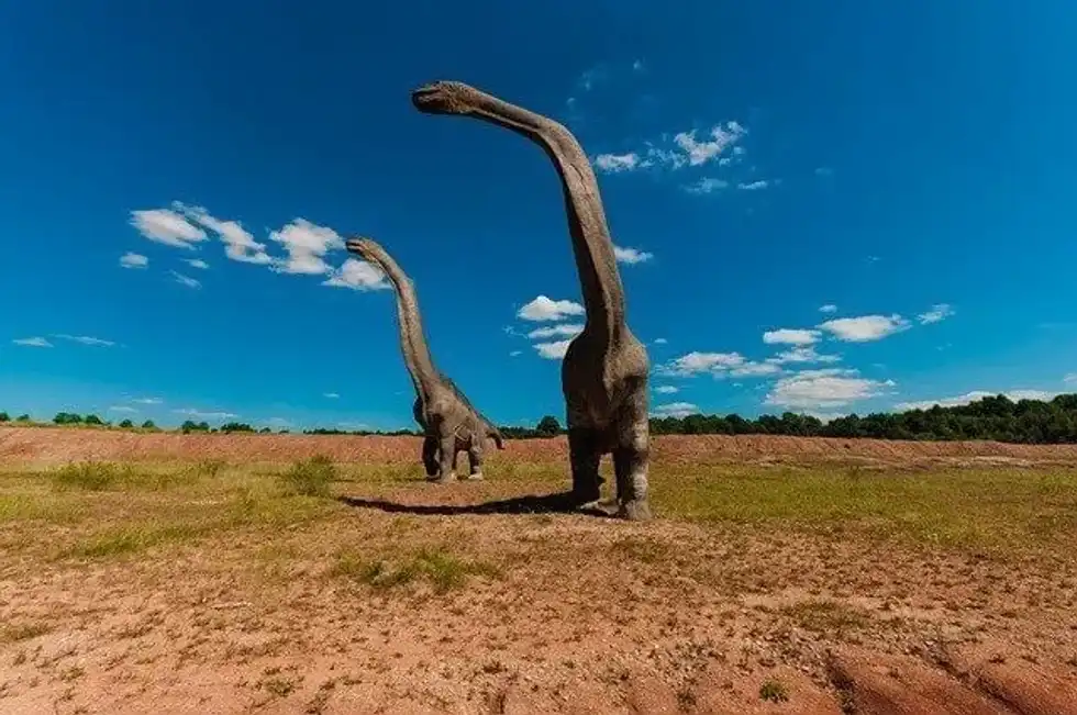 Interesting Pelorosaur facts for kids.