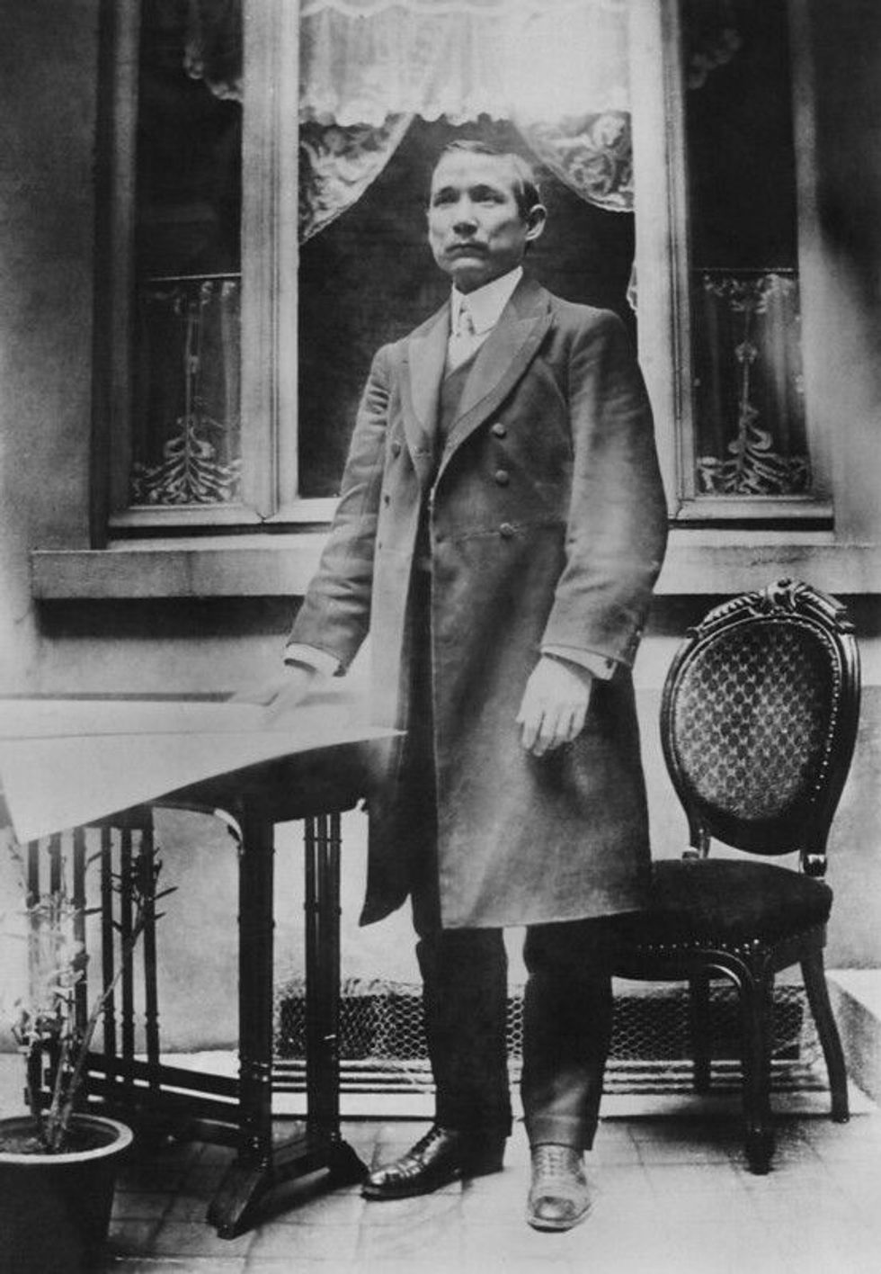 Keep reading to learn 32 Sun Yat-Sen quotes from the famous statesman.
