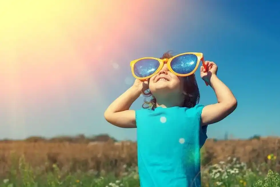 kid with summer jokes 