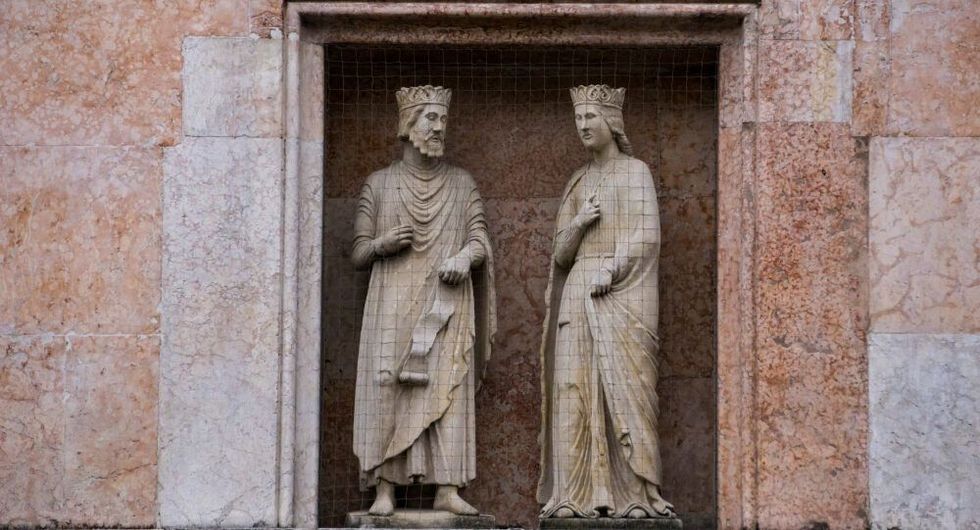 King Solomon and Queen Sheba, statues from 12th-13th century on a facade of the Baptistery in Parma, Italy.