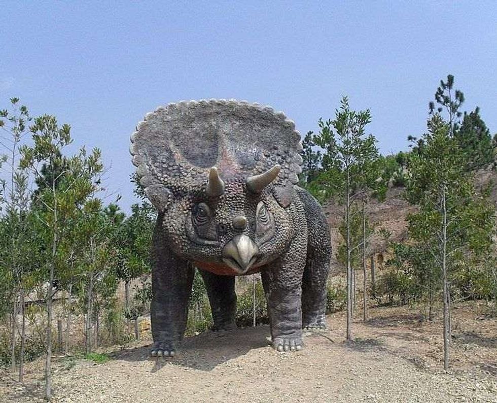 Know about the habitat and size of Rhabdodon dinosaur