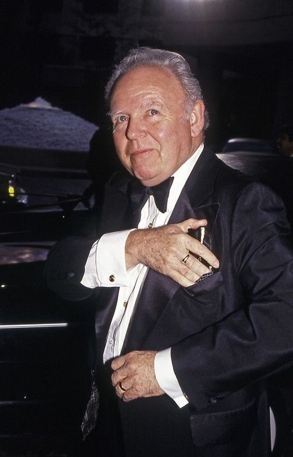 Late actor Carroll O'Connor arriving at a formal celebrity event
