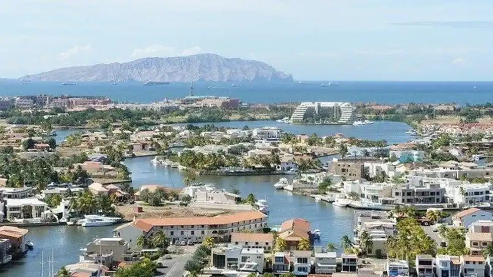 Learn facts about Venezuela, population of Venezuela, its largest city, and national day here at Kidadl
