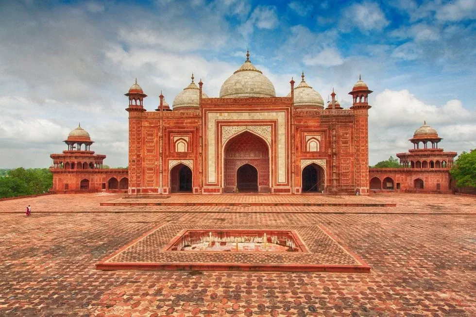 Learn some interesting Humayun's Tomb facts here.