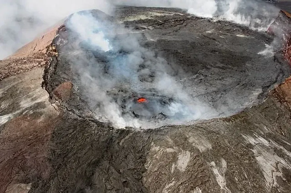 Learn some interesting volcanoes in Hawaii facts with us today!