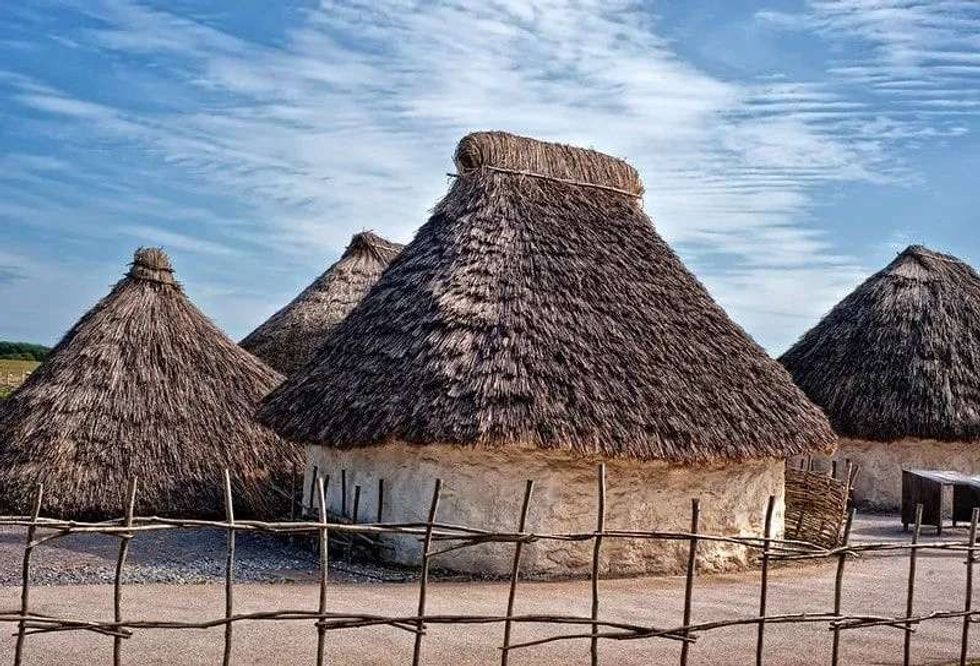 Neolithic stone age houses for KS2.