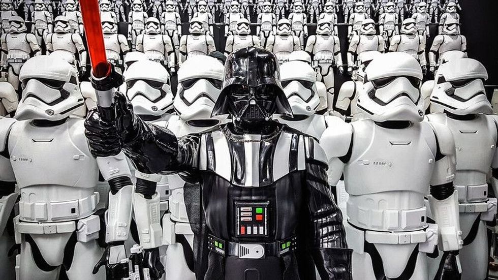 Number of white robots behind a black 