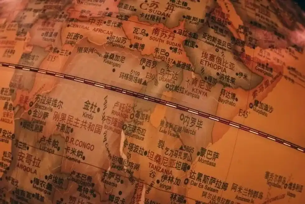 One cool equator fact is that it passes through the center of the globe.