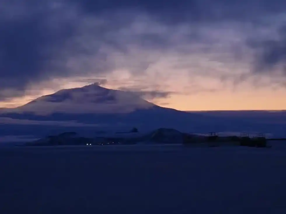 One of the most interesting Mount Erebus facts is that it has a permanent molten-lava lake within its main crater.