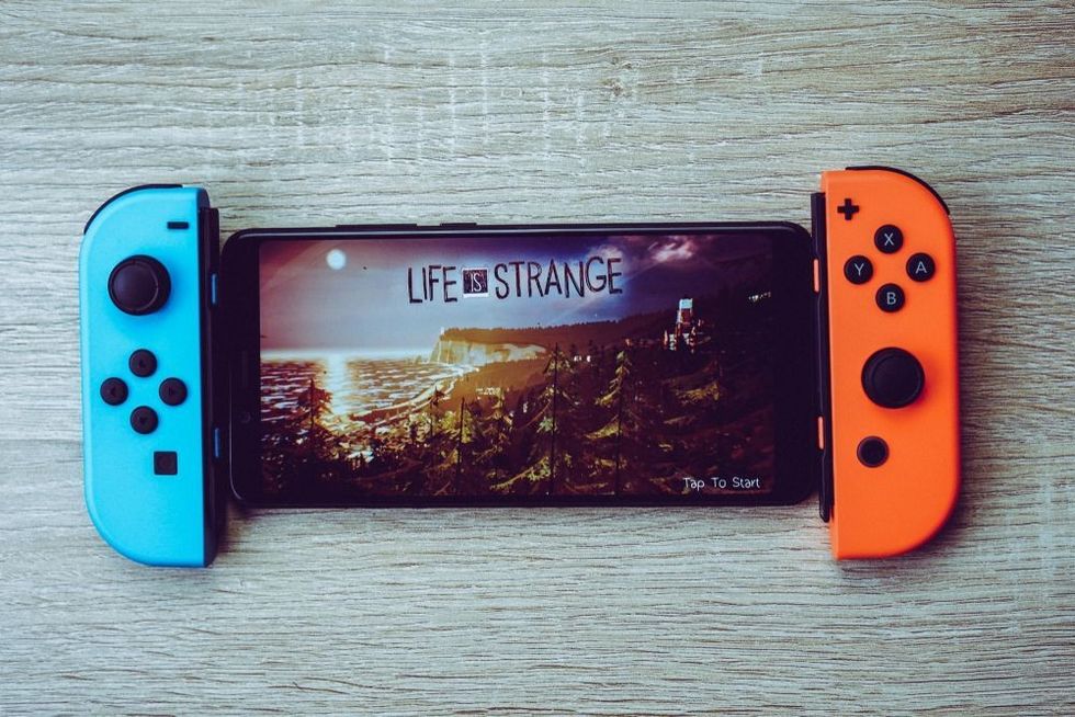 Playing Life is Strange mobile games