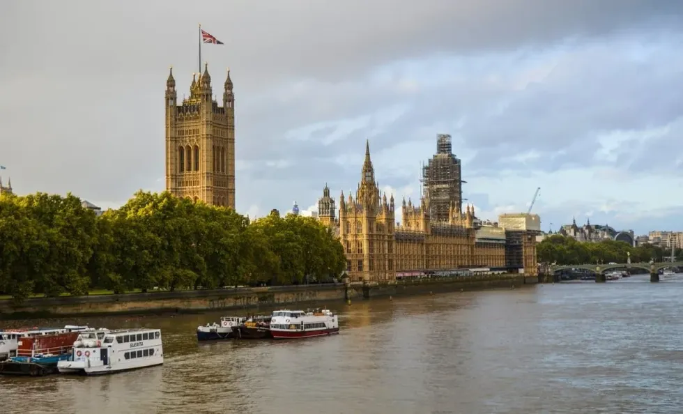Read on for some interesting Houses of Parliament facts.