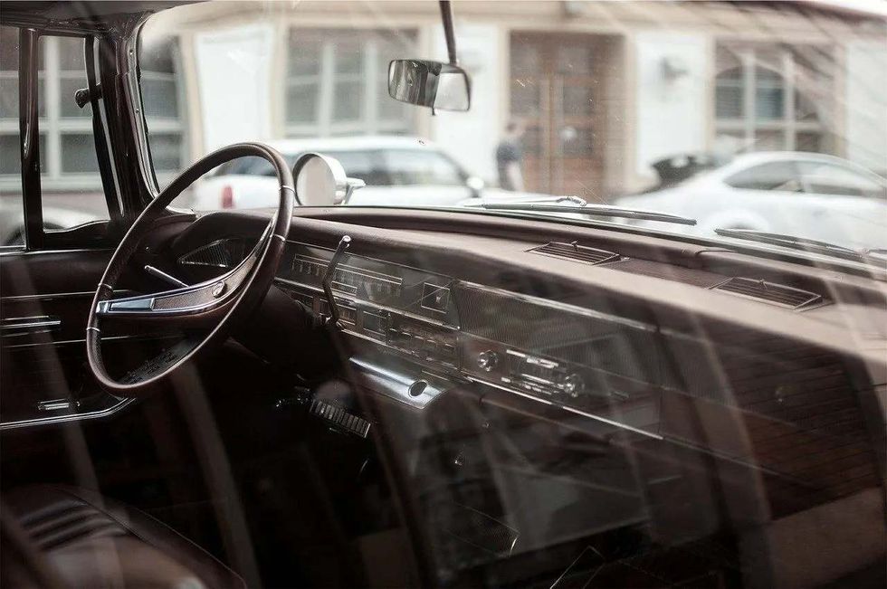 Read on to know why Americans drive on the right.