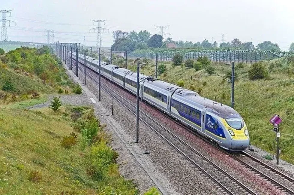 Read these Eurostar facts to know about the history, features, and records attributed to this popular, high-speed train.