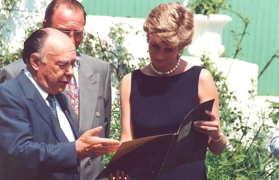 Read these Princess Diana facts to learn about her life and her many admirers.