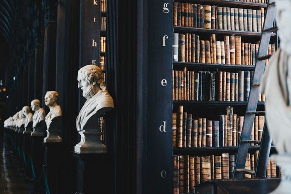 Roman Law Facts will engage with legal institutions of the ancient world.