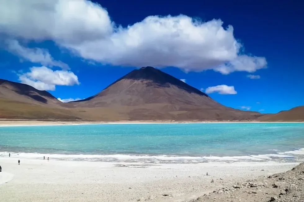 Salt Lake City Lake is situated in Northern Utah and has outstanding sceneries.