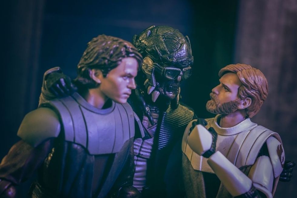 Scene from Star Wars the Clone Wars, space pirate Hondo Ohnaka scheming with Jedi Generals Anakin Skywalker and Obi-wan Kenobi - Hasbro.