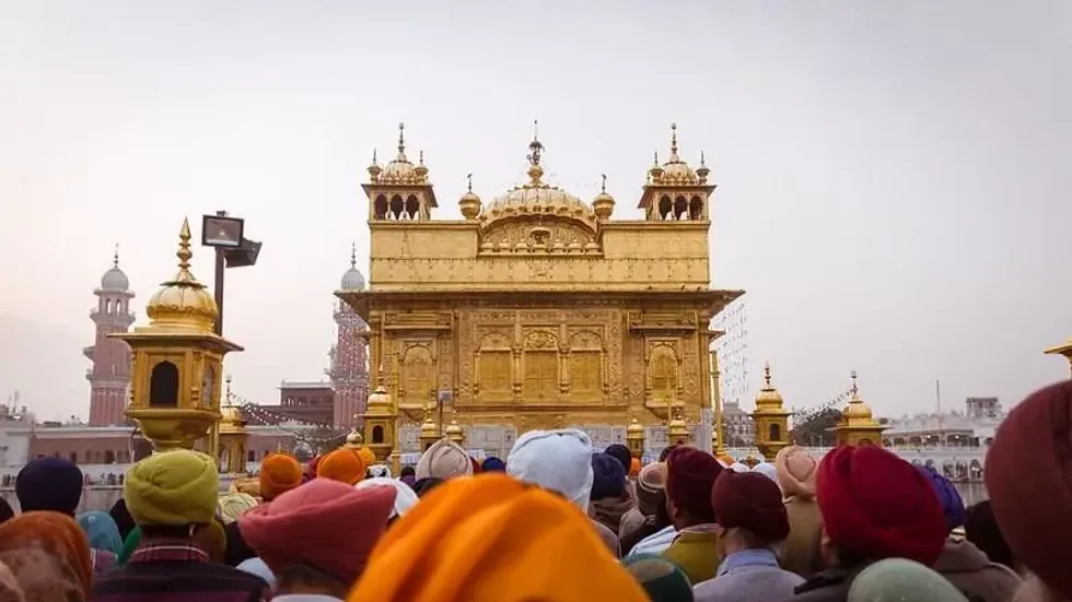 Sikhism For Children Explained - The Golden Palace in Amritsar