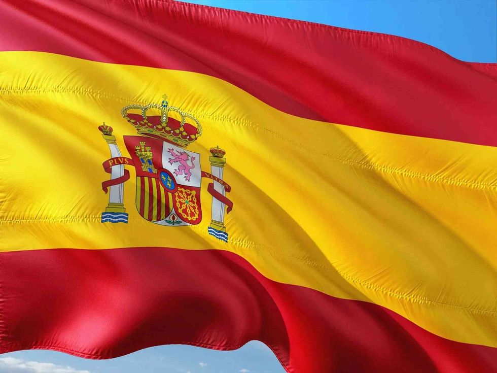 Spain flag facts will tell you more about Spain flag colors, red and yellow!